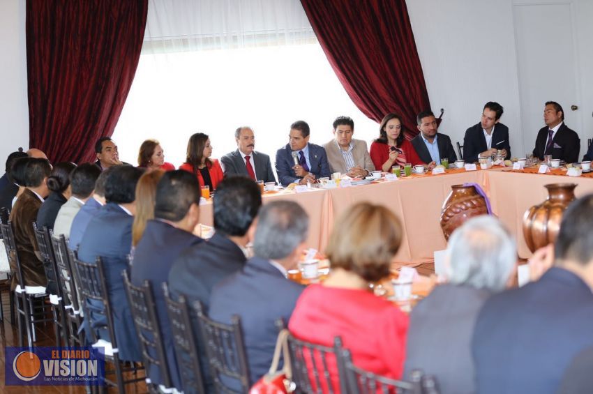  Llama Silvano Aureoles a construir ruta que dé certeza a las y los michoacanos
