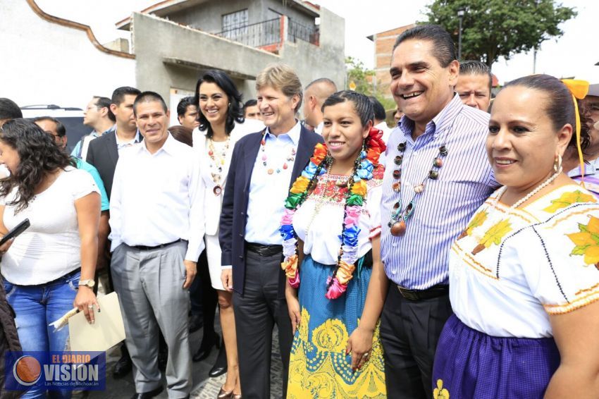 Inaugura Gobernador Silvano Aureoles Calzada Las Yácatas en Tzintzuntzan