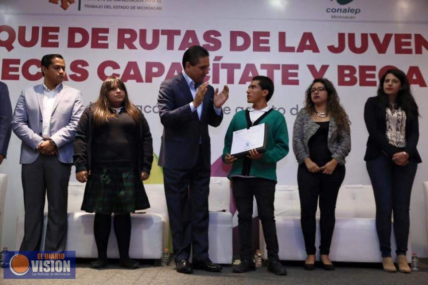 Construir políticas que favorezcan a nuestros jóvenes, una prioridad: Gobernador