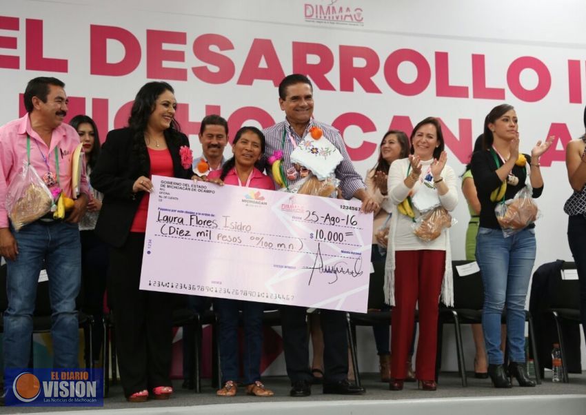 Anuncia Gobernador Programa Integral de apoyo para las mujeres