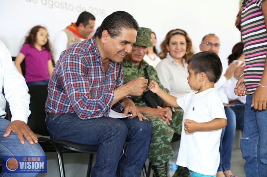   Cenobio Moreno, poco a poco una comunidad modelo de Apatzingán: Silvano Aureoles