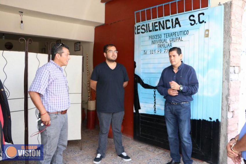 Ernesto Núñez dona equipo de cómputo a centro de rehabilitación