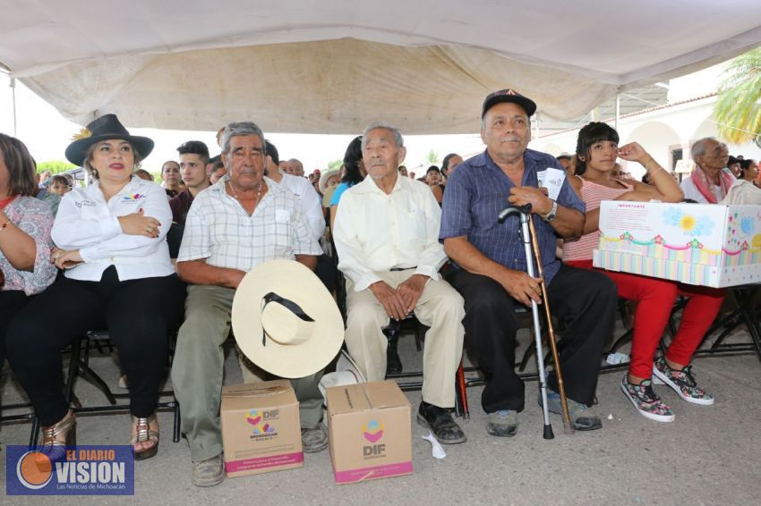 Decisión de Silvano Aureoles, que La Ruana, mpio. de Buenavista, sea comunidad modelo