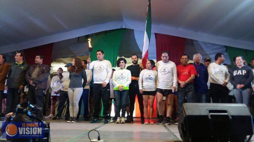Reciben Fuego de la Independencia en Uruapan: Socorro Quintana