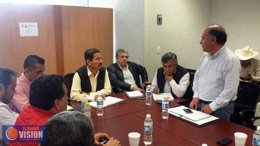 Que se atienda a los campesinos de manera permanente y sin colores partidistas 