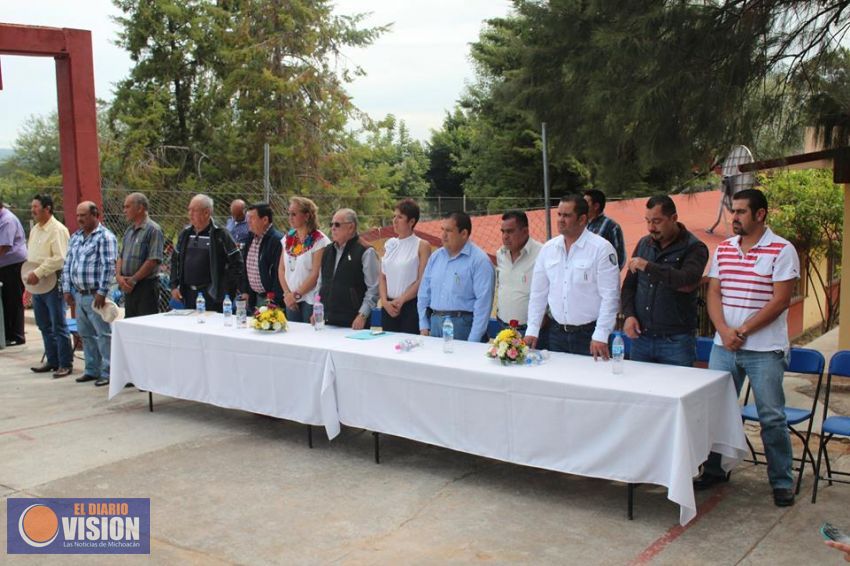 Inaugura Don Balta la construcción de una aula didáctica en Telesecundaria 