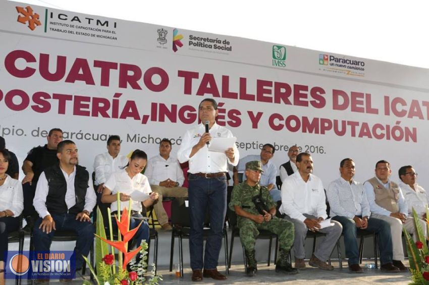 Arranca el Gobernador Silvano Aureoles construcción plaza cívica en Uspero