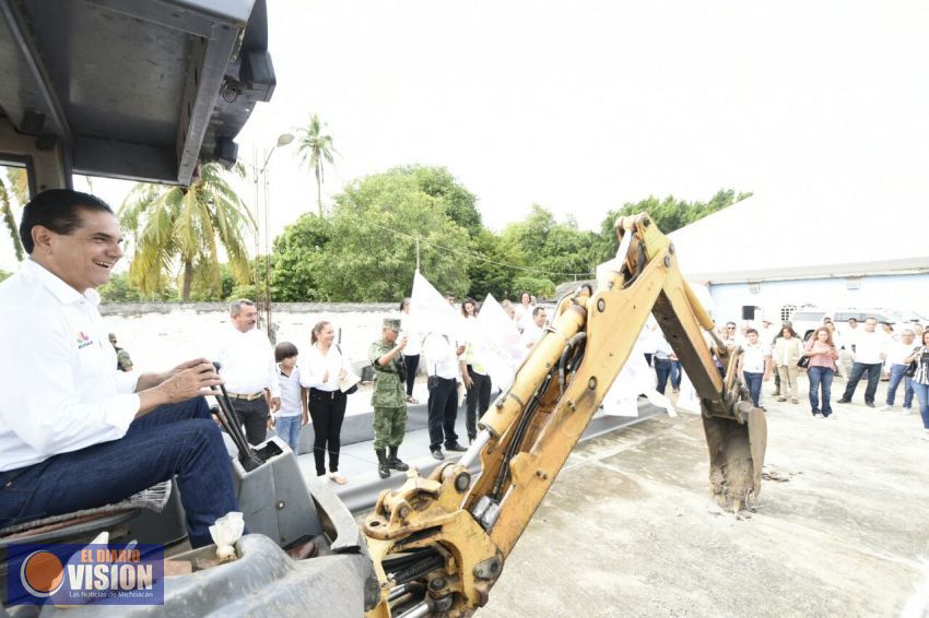 Inicia Silvano Aureoles obras públicas en Cenobio Moreno, municipio de Apatzingán