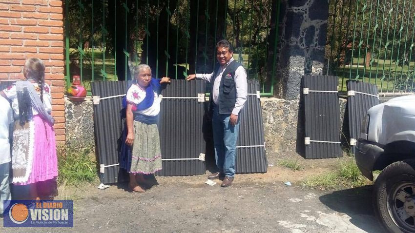SPI entrega Láminas a Mujeres Jefas de Familia de la Cañada de los Once Pueblos.