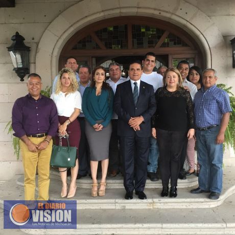 Intercambia Silvano Aureoles puntos de vista con “Patria Digna”