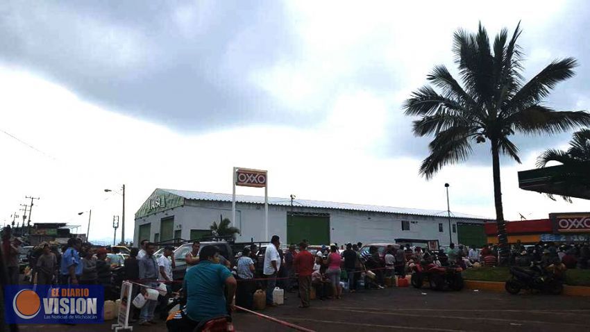 En desabasto todos los centros de distribución de gasolina en Michoacán 