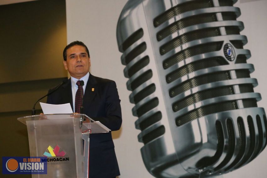Celebra Gobernador Día del Trabajador de la Radio y la Televisión en Michoacán