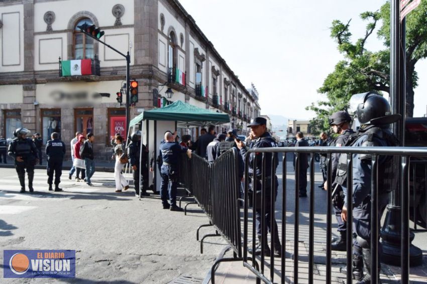 Refuerzan operativo en el Centro de Morelia por fiestas patrias.  (488/2016)