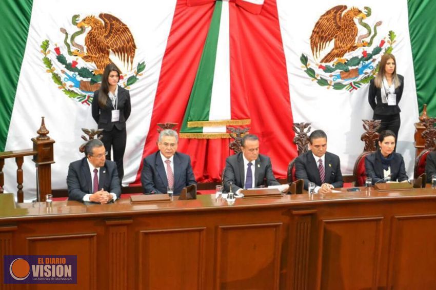 El Gobernador entrega Primer Informe