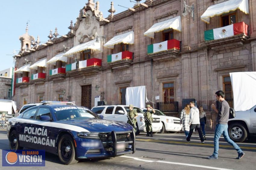 Prevalecen elementos de seguridad publica y guardaespaldas en el recinto legislativo.