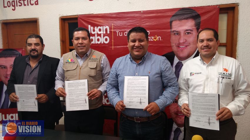 Firman convenio el Coordinador del Grupo Parlamentario del PRD e Icatmi