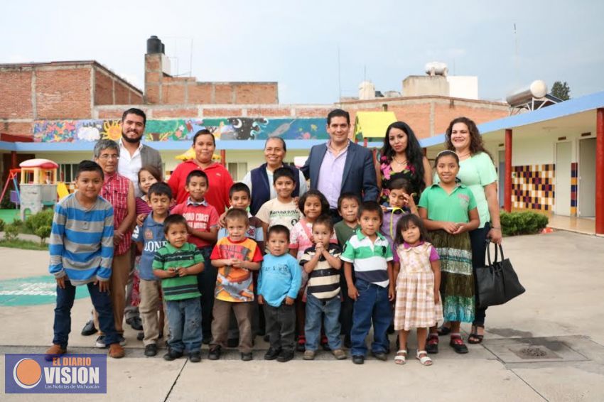 Ernesto Núñez visita y apoya a niños del hogar El Buen Pastor