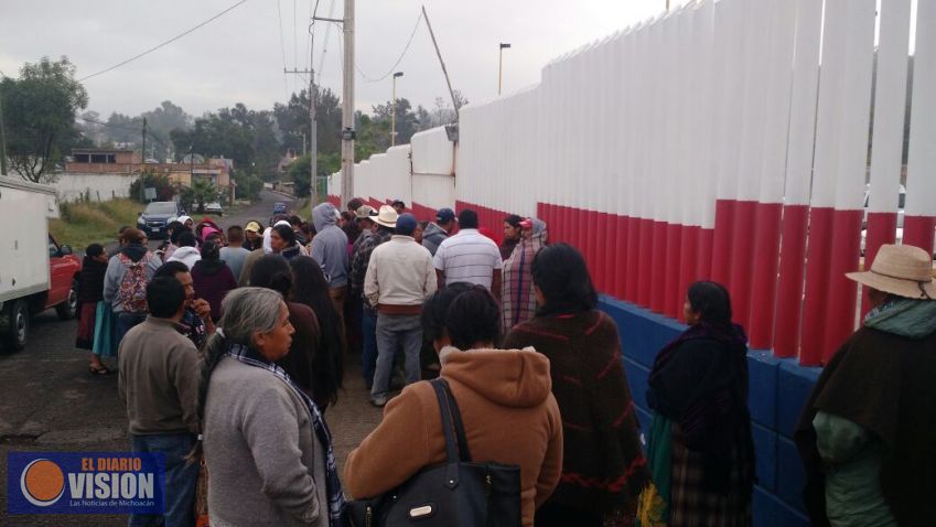  Familiares de normalistas detenidos demandan libertad y realizan plantón en CIJ
