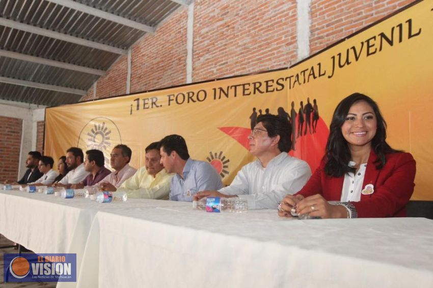 Realizan Primer Foro Juvenil de la Izquierda, asisten diputada Araceli Saucedo y Antonio Garcia C. 