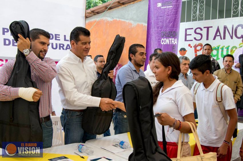 Colocan primera piedra de Casa de la Cultura en Tuzantla 