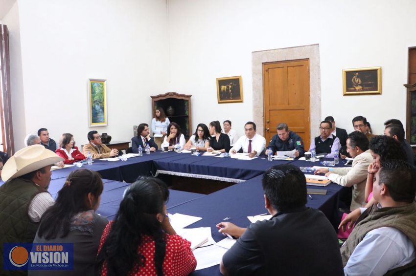 El Gobierno del Estado cumple compromisos con habitantes de Nahuatzen