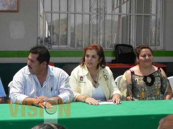 Desarrollo Social entrega financiamientos en Tierra Caliente: Selene Vazquez