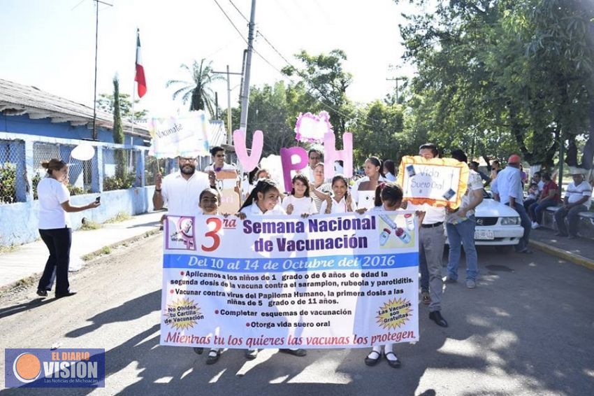 Realizan marcha para dar inicio a los servicios de la Semana Nacional de Vacunación en Parácuaro