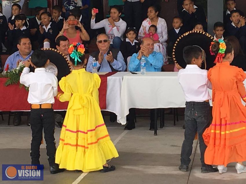 Inician la construcción de cancha de Usos multiples en escuela de Tarímbaro