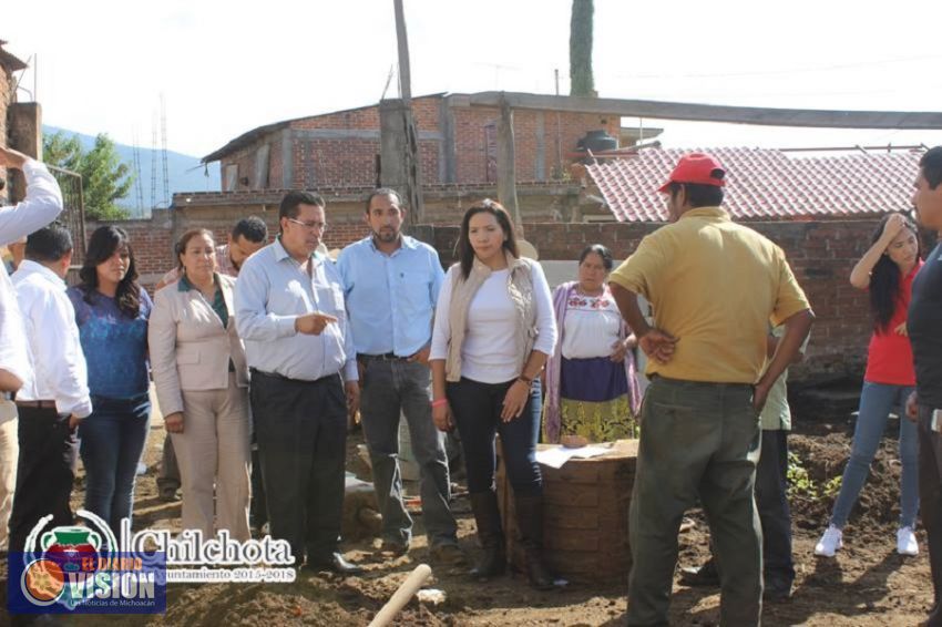 Colocan Primer Piedra para la edificación de un comedor comunitario en Chilchota