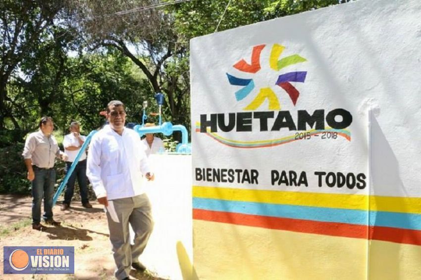 Pone en marcha Elías Ibarra servicio de agua potable en Huatichapio