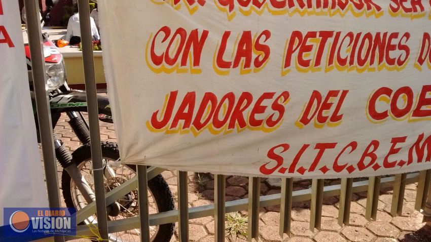 Sigue el paro laboral en Colegio de Bachilleres