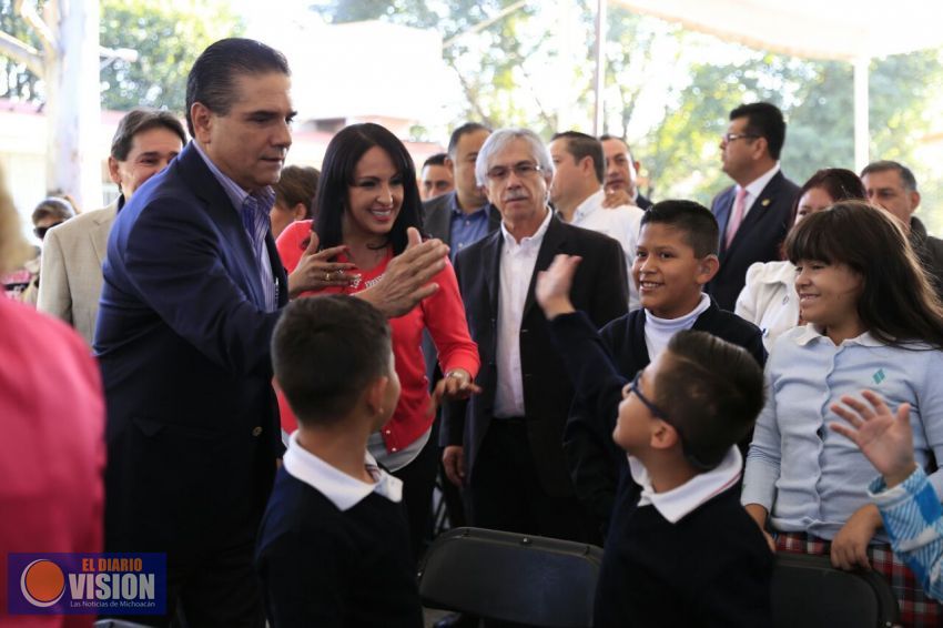 Entrega Silvano Aureoles obras en Escuela de Educación Especial “Benito Juárez García”