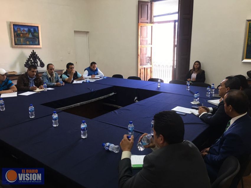 Se reúne Adrián López con integrantes de la CNTE