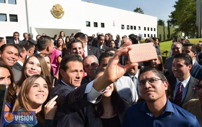  El Presidente Enrique Peña Nieto, de gira por Michoacan