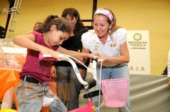 Festejan Día del Niño en Coalcomán