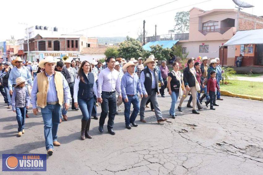 Coeneo esta de fiesta, inician  sus jaripeos 2016