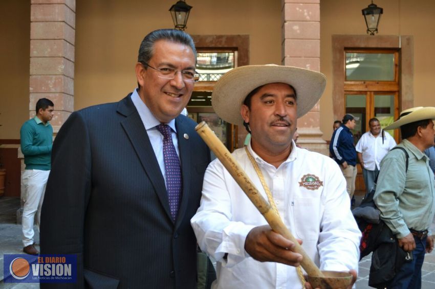 Propone Wilfrido Lázaro Ley para incentivar producción de mezcal