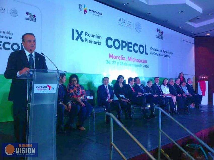 Pascual Sigala,  reitera grandeza de Michoacán, ante diputados locales de México