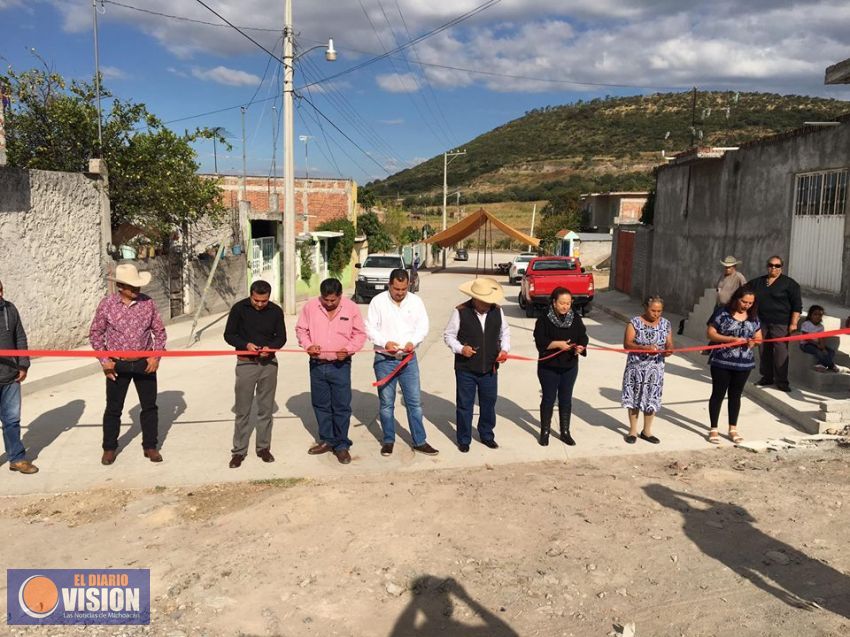 Inaugura Baltazar Gaona la calle 
