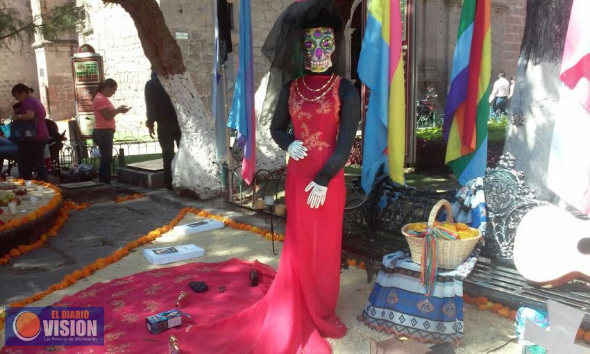 Hoy, desfile de catrinas en Morelia.