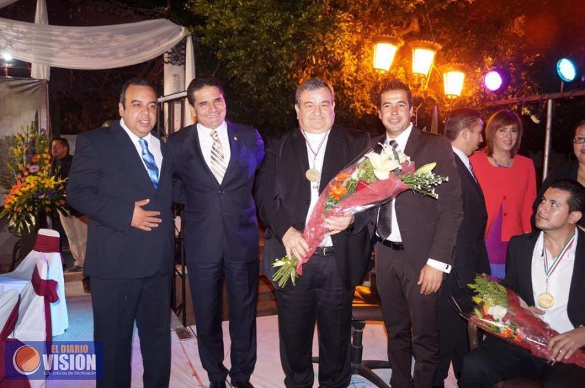 Algarabia y agradecimiento en Tuxpan, por nombramiento de Monseñor Carlos Garfías