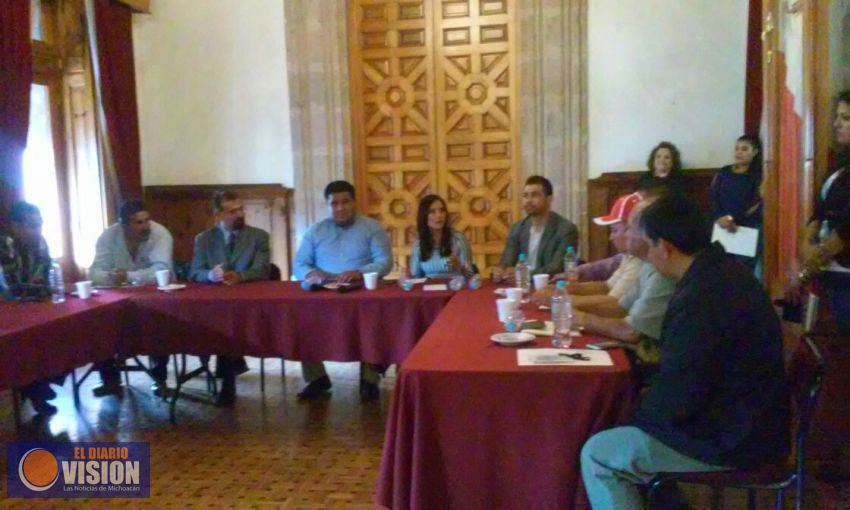 Se reúne Juan Pablo Puebla con jefes de tenencias.