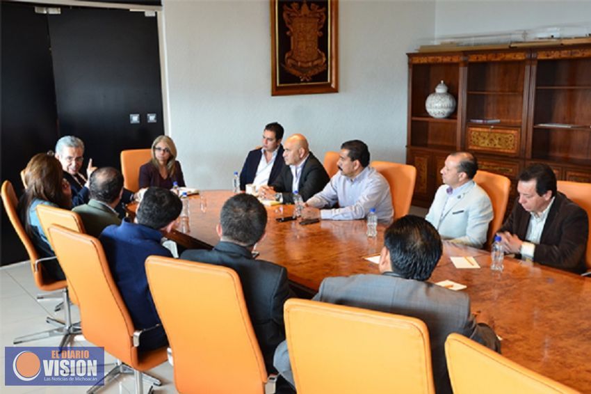 Se reúne Marco Antonio Flores Negrete con presidentes de Cámaras y Organismos Empresariales 