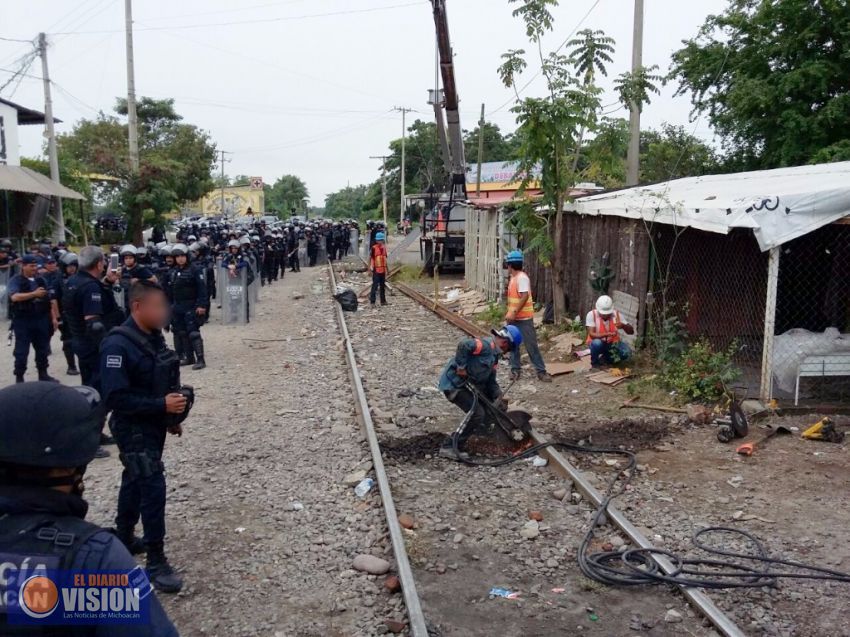 Liberadas vías del tren en Guacamayas