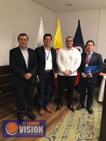 Imparte García Conejo ponencia ante abogados de 22 países 