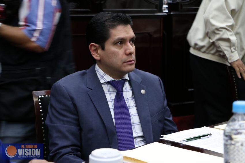 Ernesto Núñez propone descuentos para automovilistas que cumplan con sus pagos