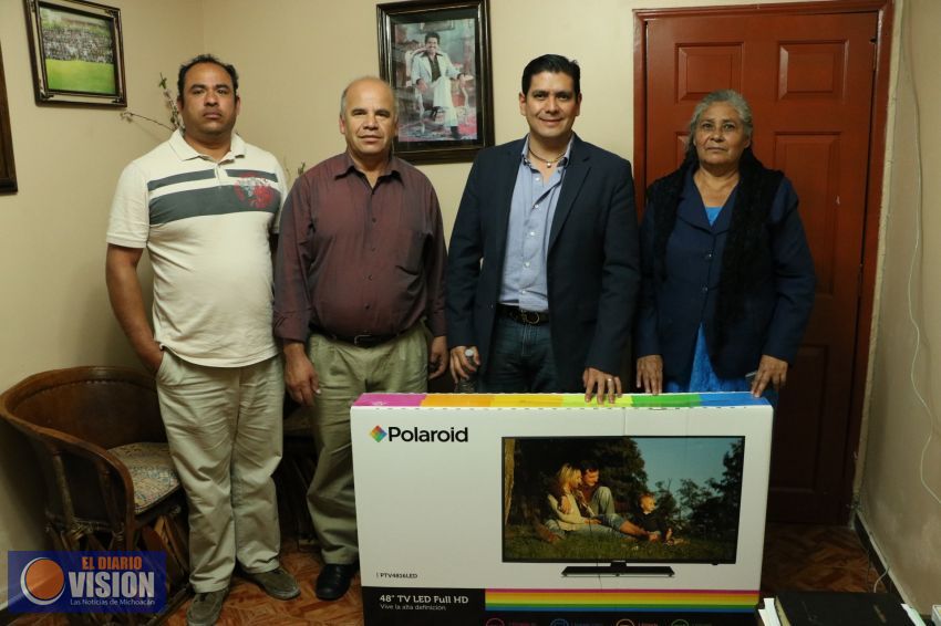 Ernesto Núñez apoya a la iglesia 