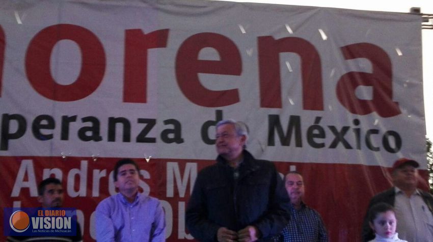 Inicia López Obrador su gira en Michoacán, llega a Jiquilpan