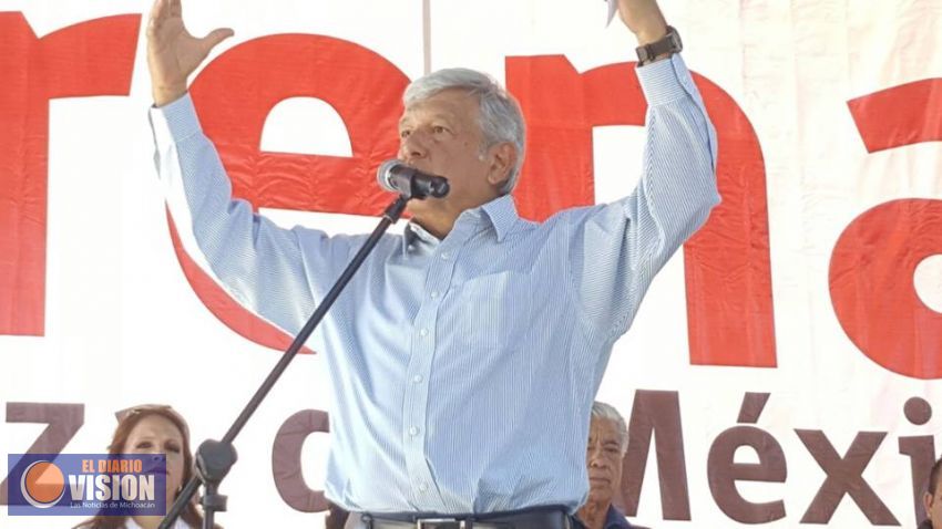 AMLO pide en Michoacán, liberación de Mireles 