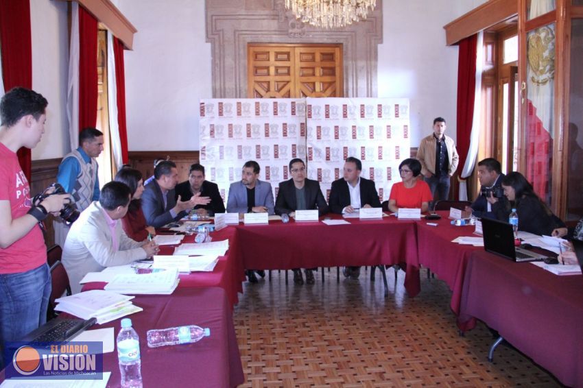 Avanza aprobación de leyes de ingresos municipales 